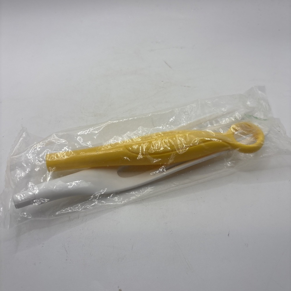 Swiffer Duster Replacement Handle New in Package Yellow and White HANDLE ONLY